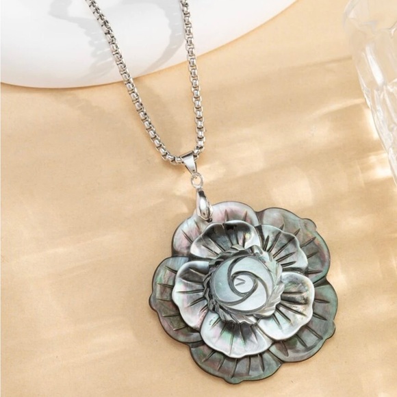 “Rose of the Ocean” Abalone Seashell Carved Iridescent Flower Brooch or Necklace - Picture 3 of 16